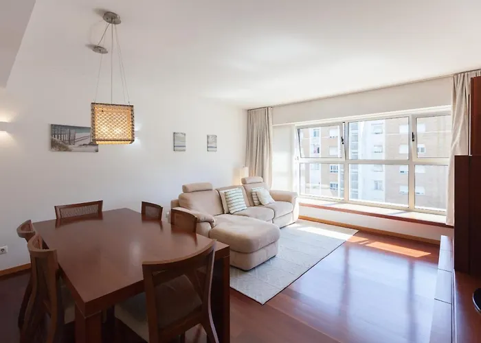 Flh Alta Brightly Flat * ליסבון