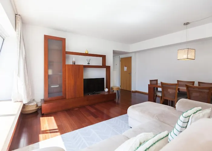 Flh Alta Brightly Flat * ליסבון